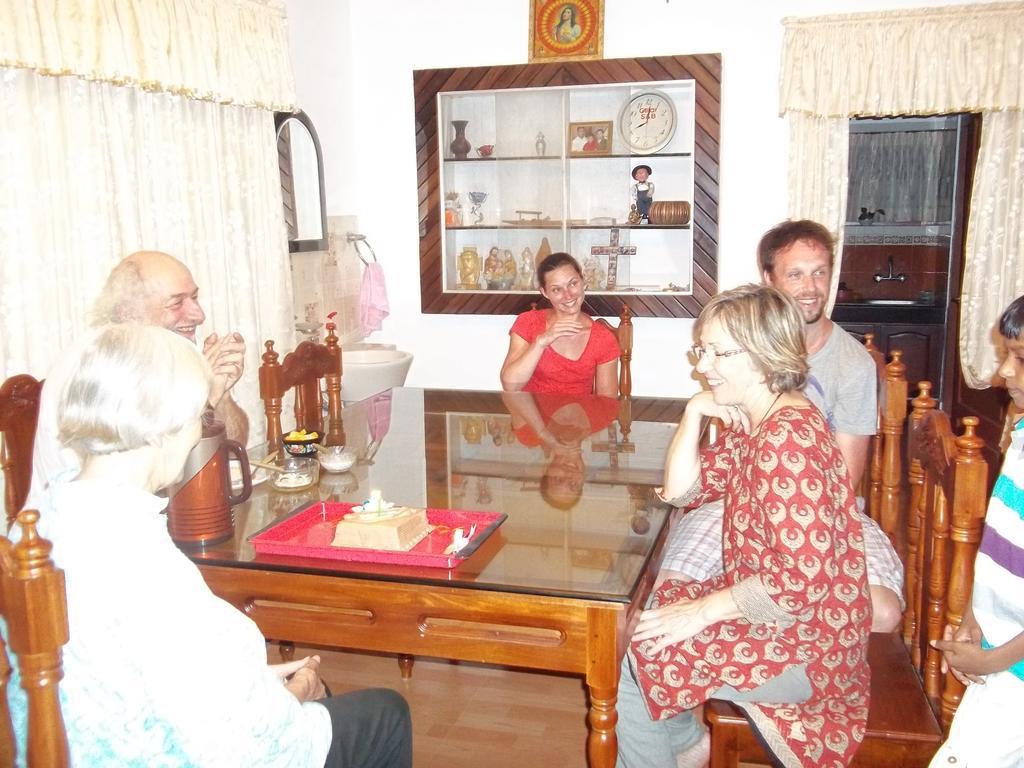 Aroma Home Stay Kochi Exteriör bild