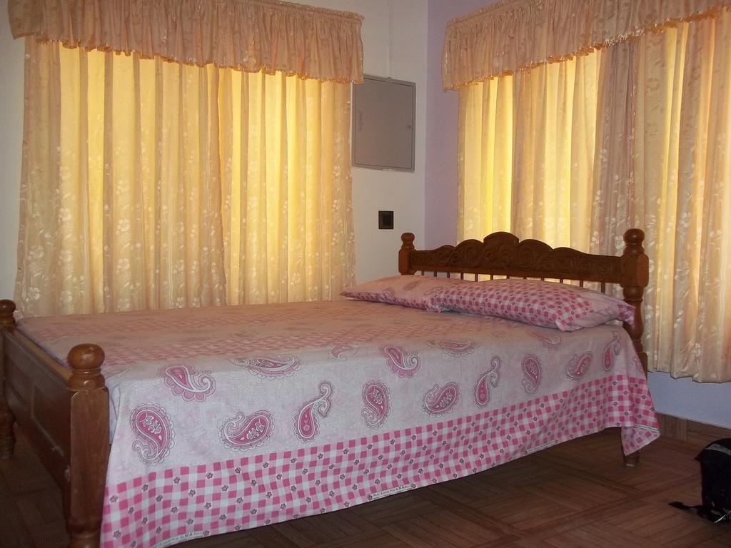 Aroma Home Stay Kochi Exteriör bild