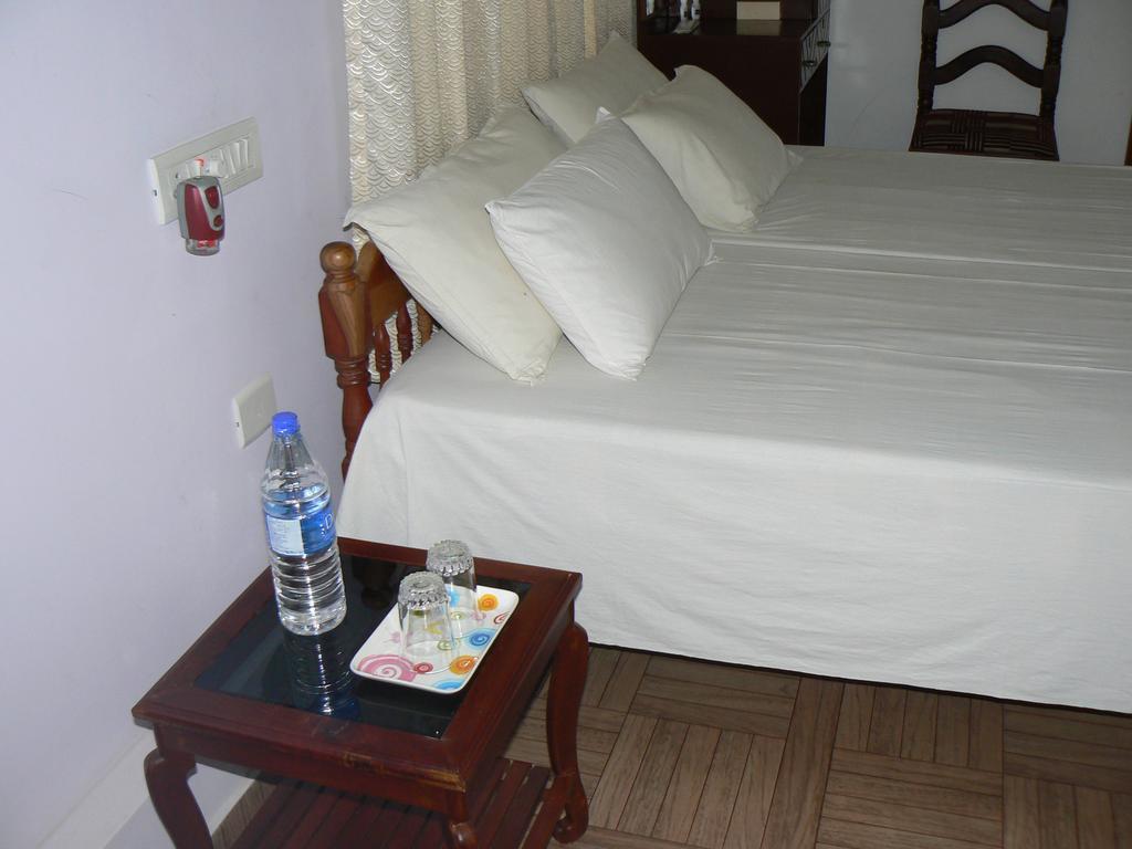 Aroma Home Stay Kochi Exteriör bild