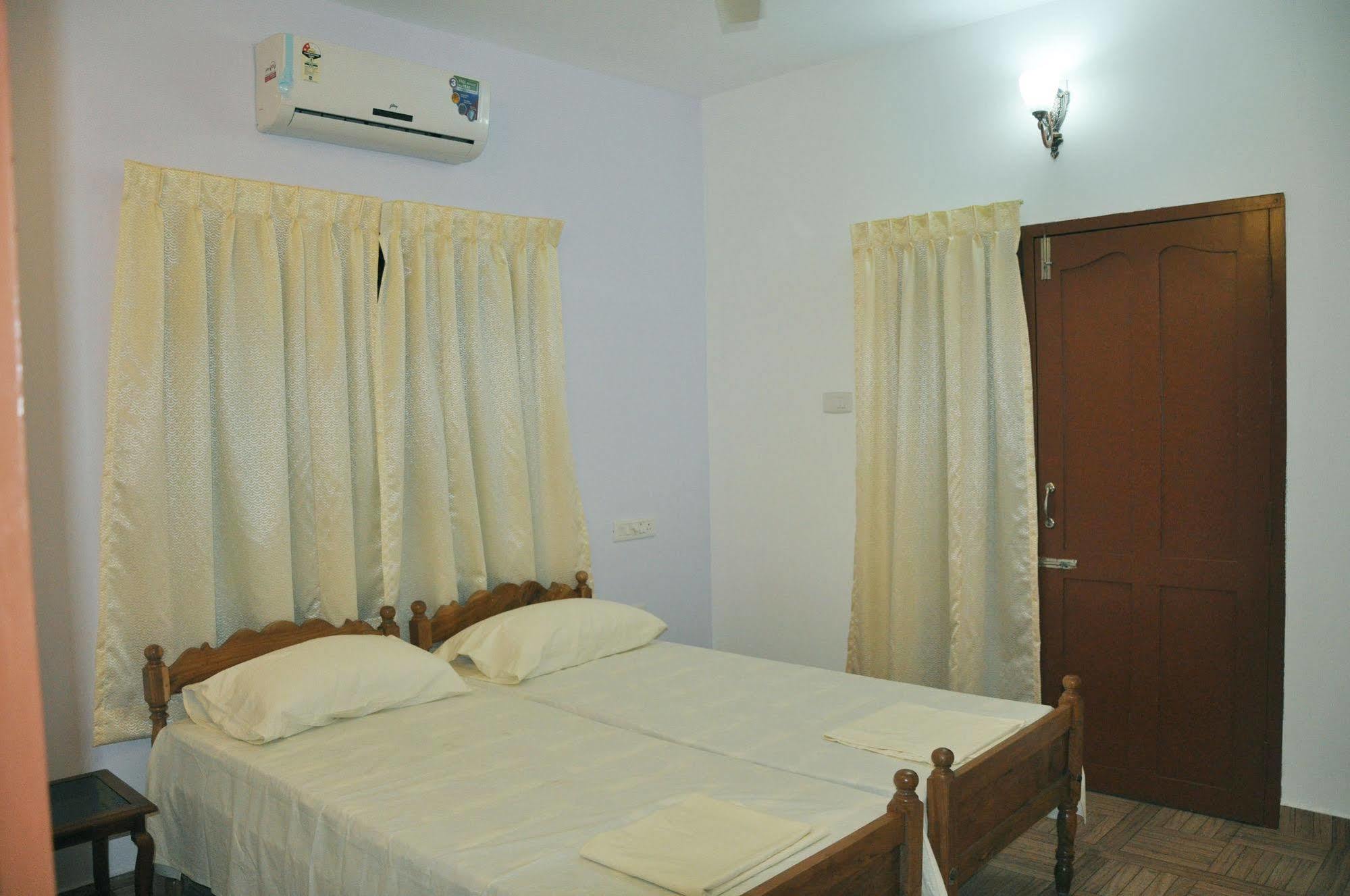 Aroma Home Stay Kochi Exteriör bild