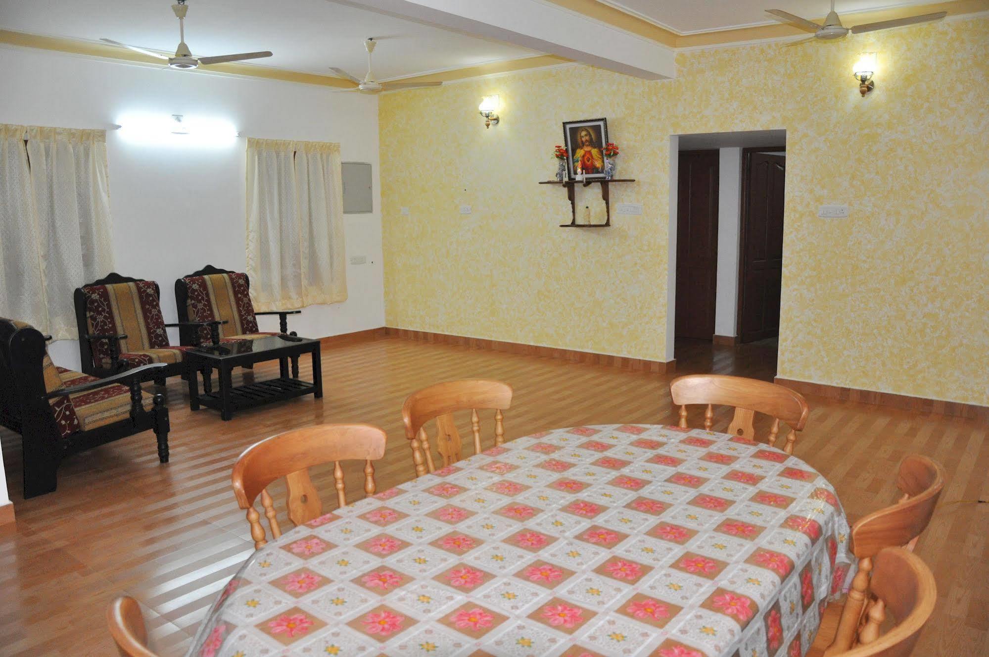 Aroma Home Stay Kochi Exteriör bild